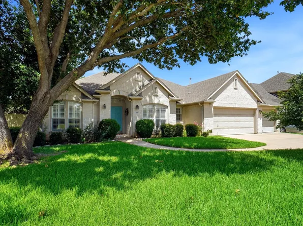 2705 Cliffwood Dr, Grapevine, TX 76051