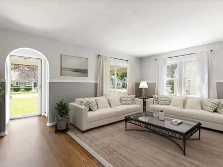 16 Wellington Rd — Photo 4
