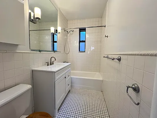 Rented by Oxford Property Group | media 24