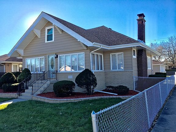 3rd image of 1300 Hirsch Ave