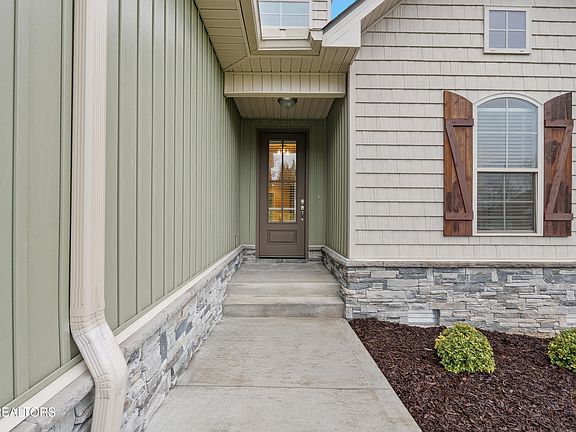 2nd image of 104 Inola Pl