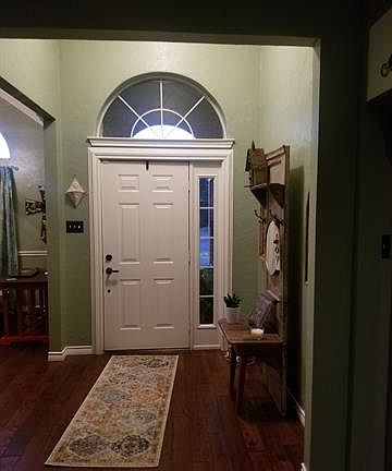 2nd image of 1418 Red Oak Cir