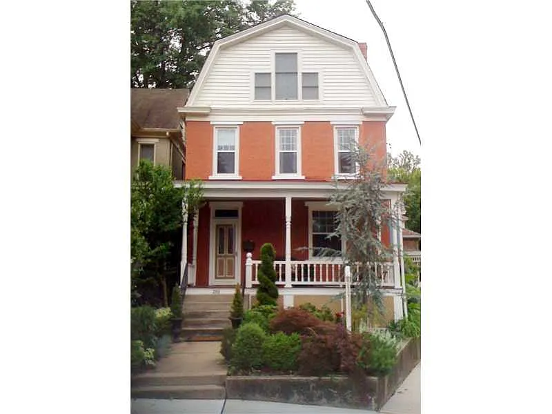 200 Frederick Ave photo 1