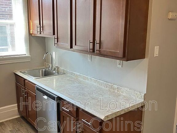5th image of 3310 Wyoming St APT 2W