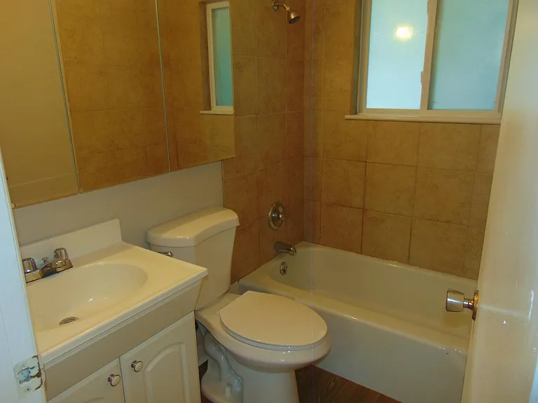 2420 Clearview Ave #4 — Photo 15