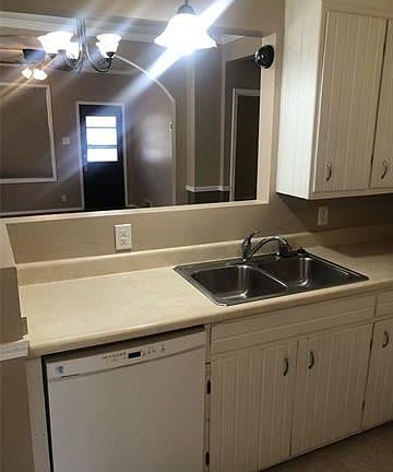 5th image of 2600 Sacramento St