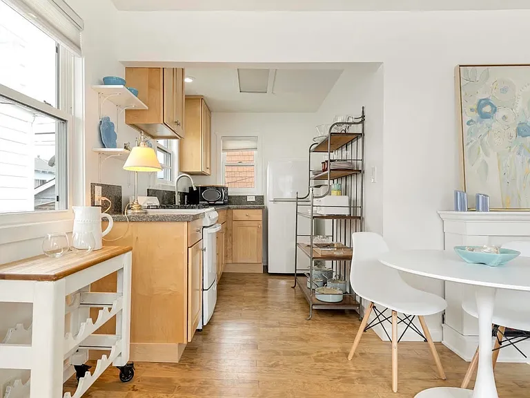 117 Amethyst Ave #B — Photo 4