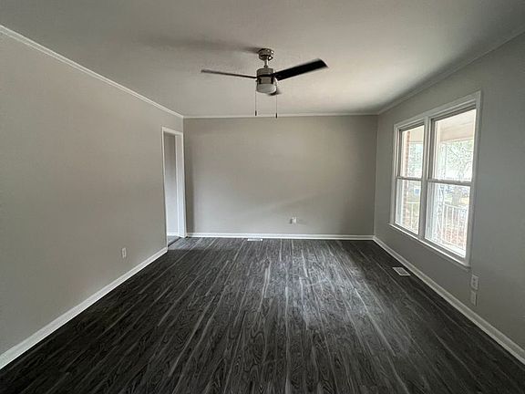 3rd image of 1222 Essex Pl