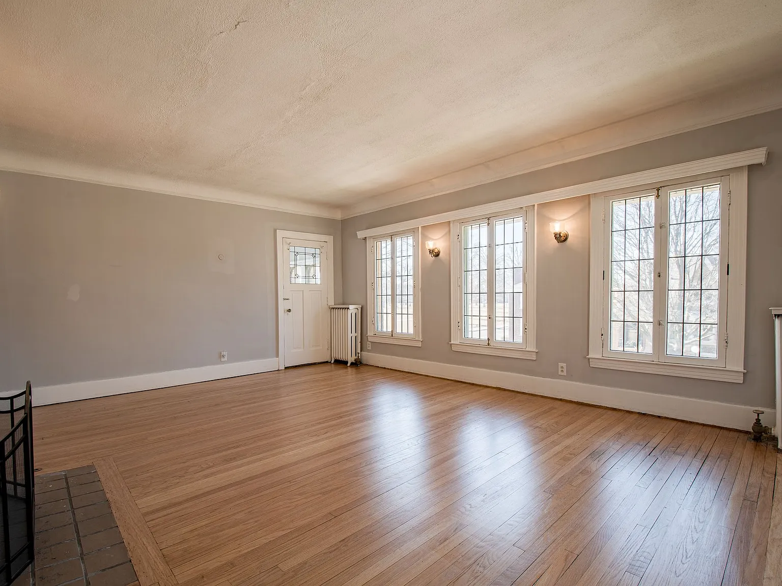 Cozy 3 Bed Townhouse in Detroit | 5010 Burns | Available 9/2 | $1450/mo — Photo 3