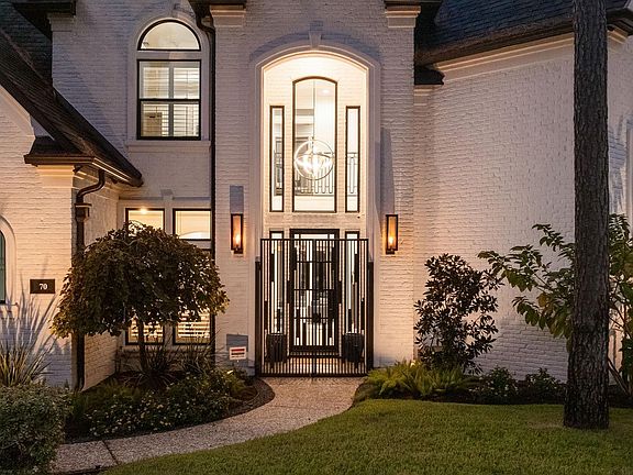 4th image of 70 E Bracebridge Cir