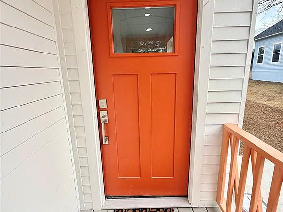 2nd image of 864 Grimes St