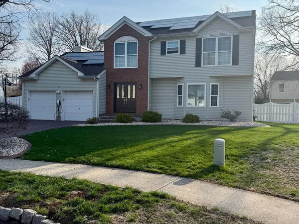 38 Johanna Ct, Piscataway, NJ 08854