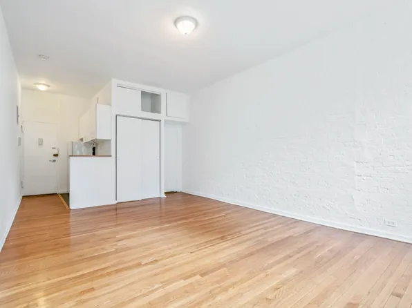 321 East 69th Street image 3 of 4