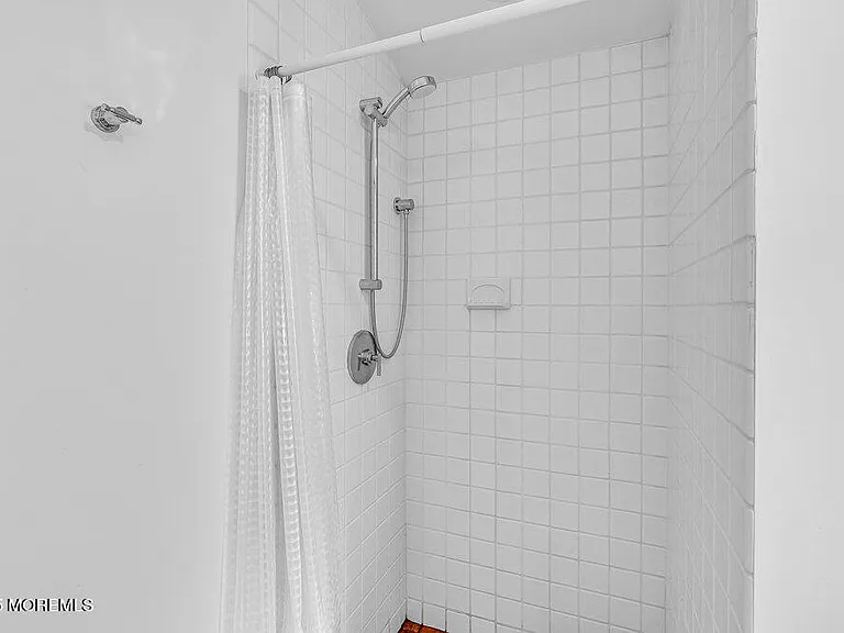 600 Saint Clair Ave — Photo 15
