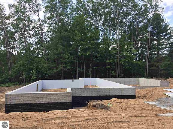 2nd image of 6726 Front St #8