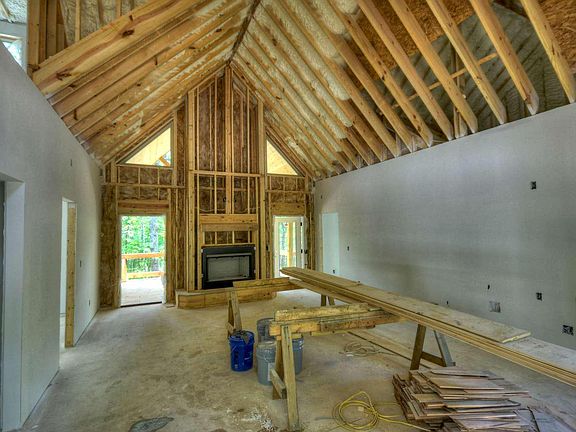 5th image of 2328 Faraday Dr