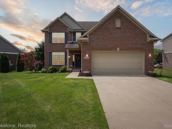 660 Park Lane Rd, Chelsea, MI 48118