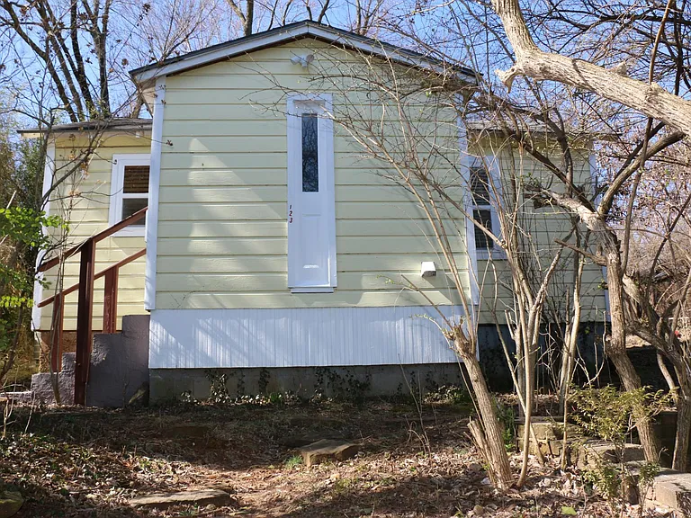 123 S University Ave — Photo 17
