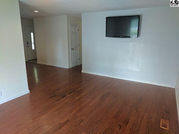 5th image of 1021 E 22nd Ave