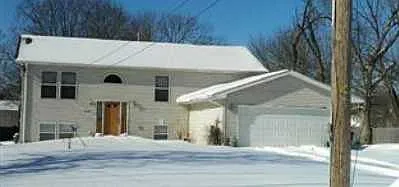 38090 N North Ave photo 1