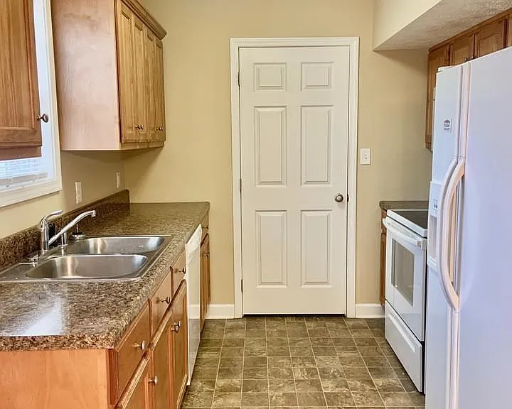 161 McFadin Station St #103 — Photo 6