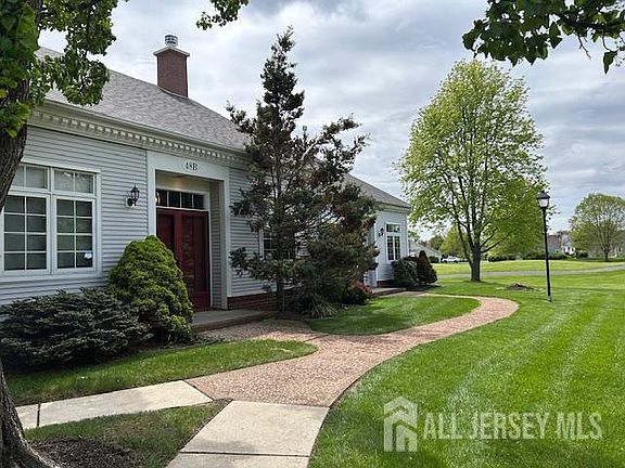 3rd image of 48 Winthrop Rd #B