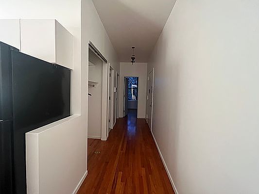5th image of 332 Bedford Ave APT 2