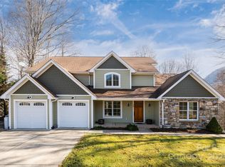 98 Sovereign Ln, Fairview, NC 28730