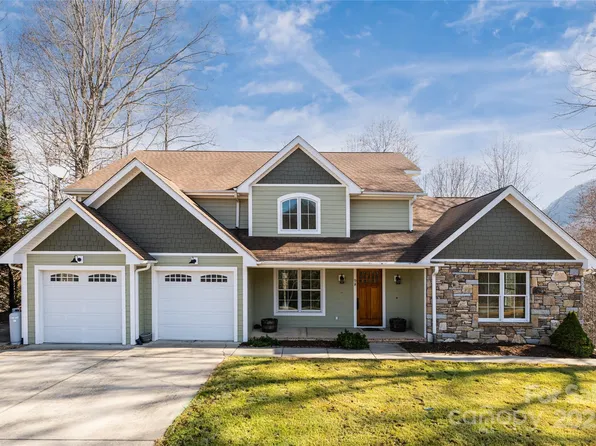 98 Sovereign Ln, Fairview, NC 28730