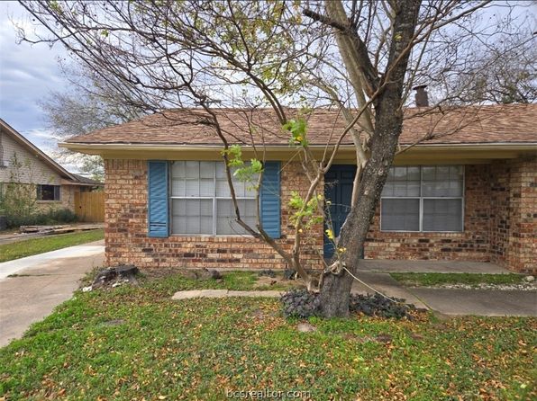 1922 Briar Oaks Dr