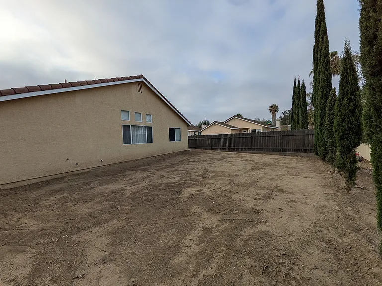 583 Hildale Cir — Photo 15