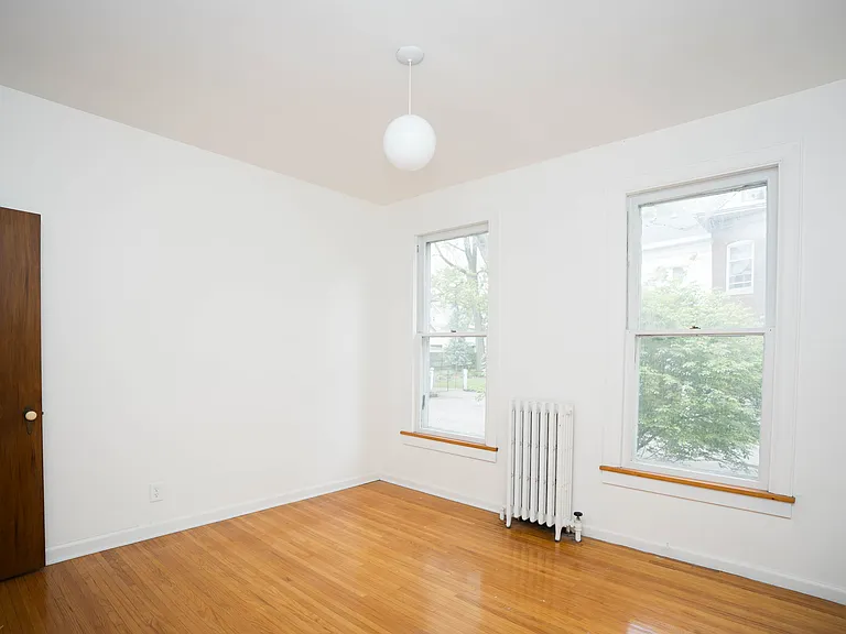 2399 Robinwood Ave — Photo 7