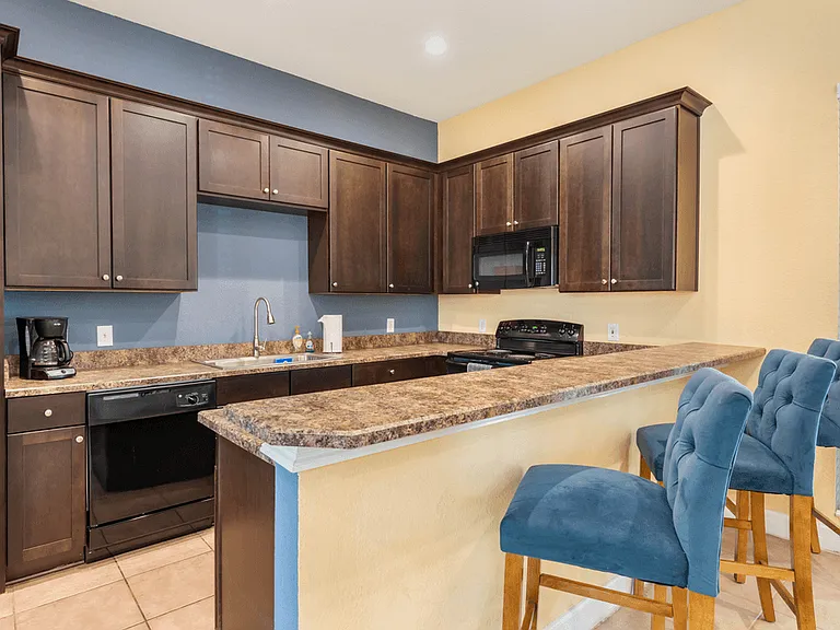 Grande Court Apartments — Photo 30