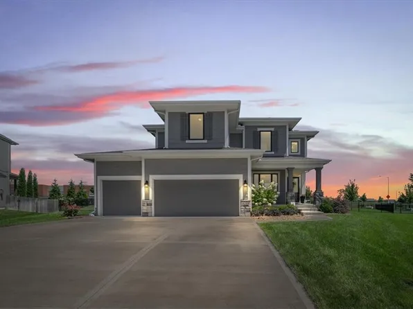 16591 S Stagecoach St, Olathe, KS 66062