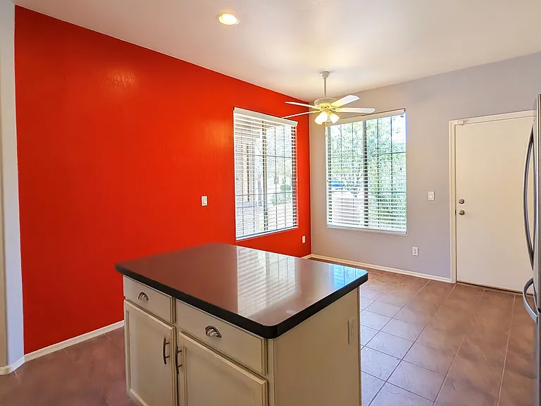 4236 E Oxford Ln — Photo 14