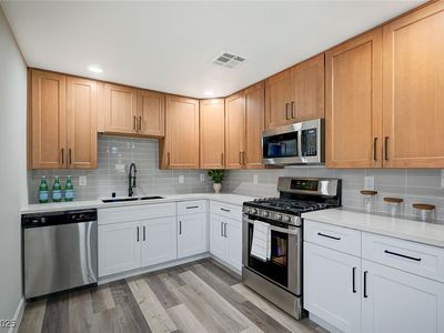 405 Frederick Ave, Las Vegas, NV, 89106