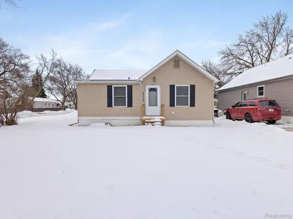 19820 E Forteen Mile Rd, Roseville, MI 48066