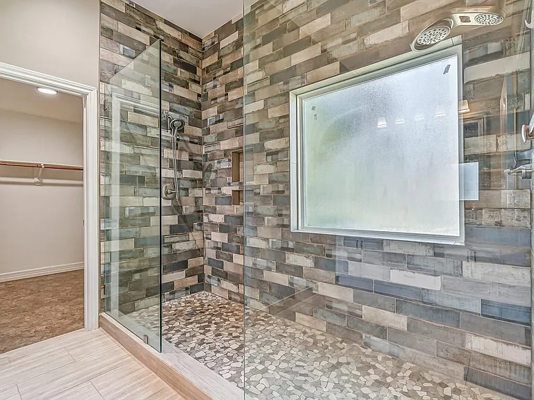 513 Meadow Bend Dr — Photo 15