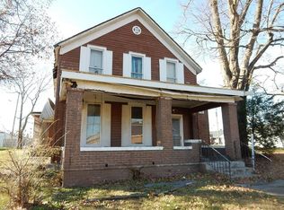 559 S Main St, Clinton, IN 47842