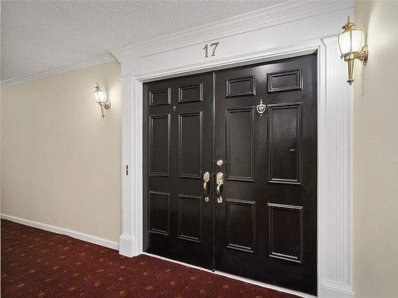 5th image of 15631 Hedgeford Ct APT 17