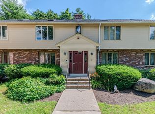 46 Pinebrook Ln APT 4, South Easton, MA 02375