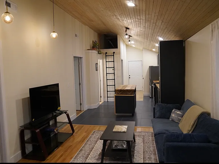 2321 E Glenwood Ave — Photo 16