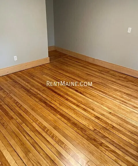 118 Grove St #2 — Photo 2