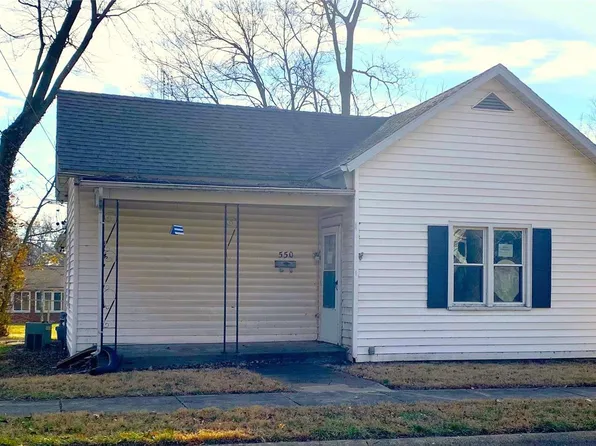 550 W Lebanon St, Nashville, IL 62263