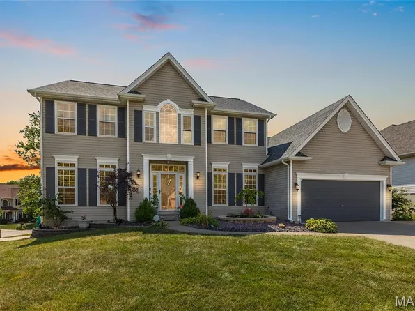 813 Rambling Pine Dr, Saint Charles, MO 63303