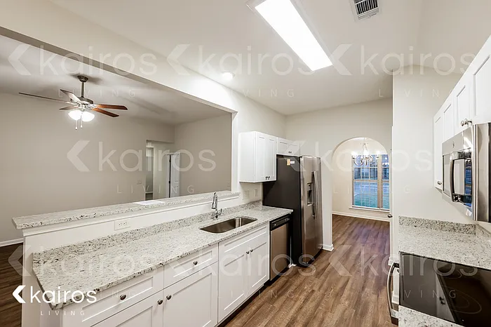 147 Nottingham Way — Photo 5