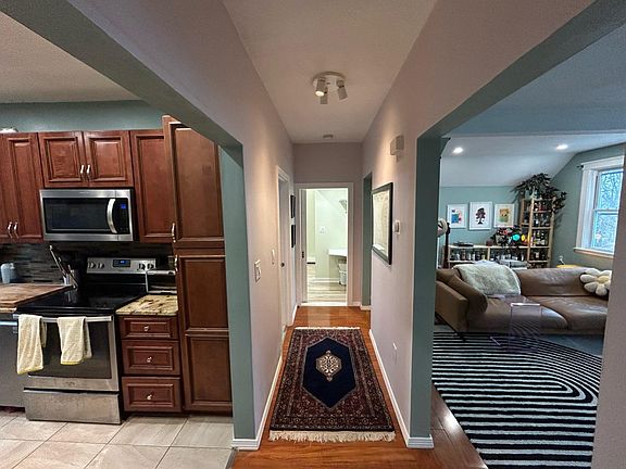 3rd image of 13 Pratt St #2