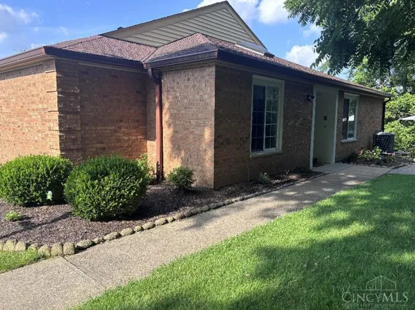 5248 S Eaglesnest Dr, Cincinnati, OH 45248