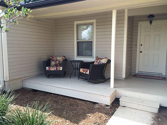 2nd image of 941 Deedra Ave