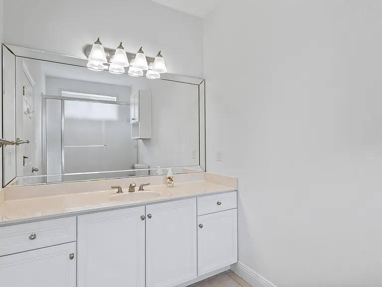 724 Harbor Blvd #202 — Photo 34